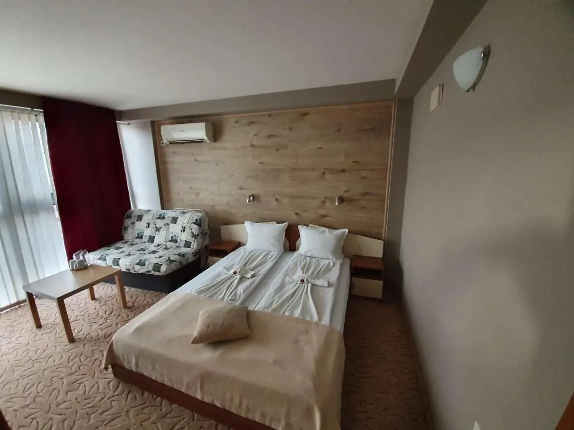Family Hotel Kedara Burgas 2*,